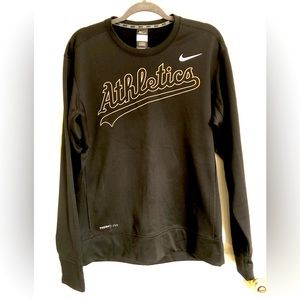 Nike Men’s Oakland Athletics Black Therma-Fit Shirt, Medium